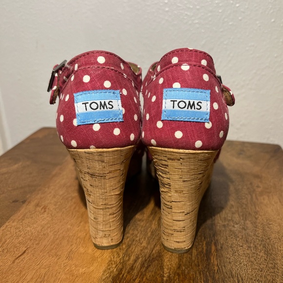Toms Red Polka Dot Linen Wedge Sandals - Picture 4 of 4
